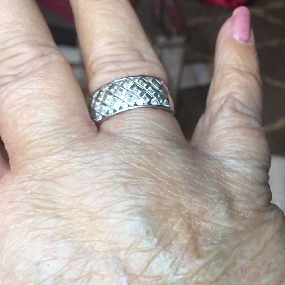 Ring - Picture 3 of 3